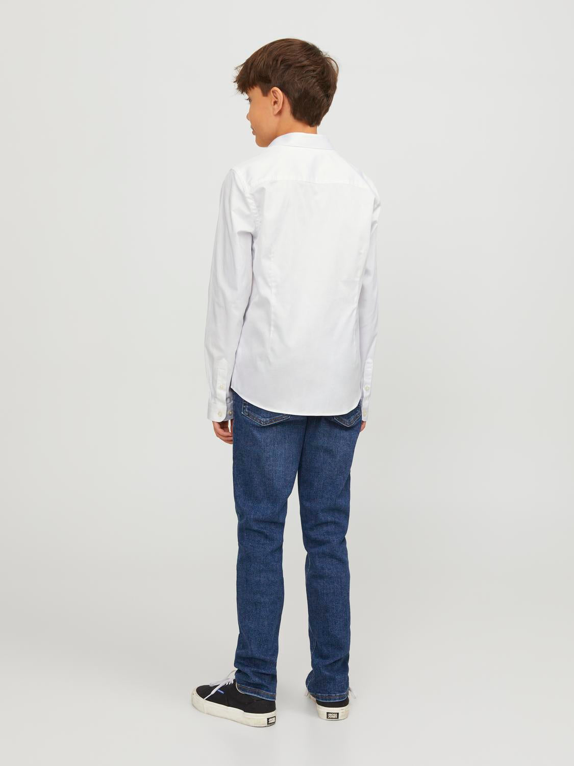 model_shot-back