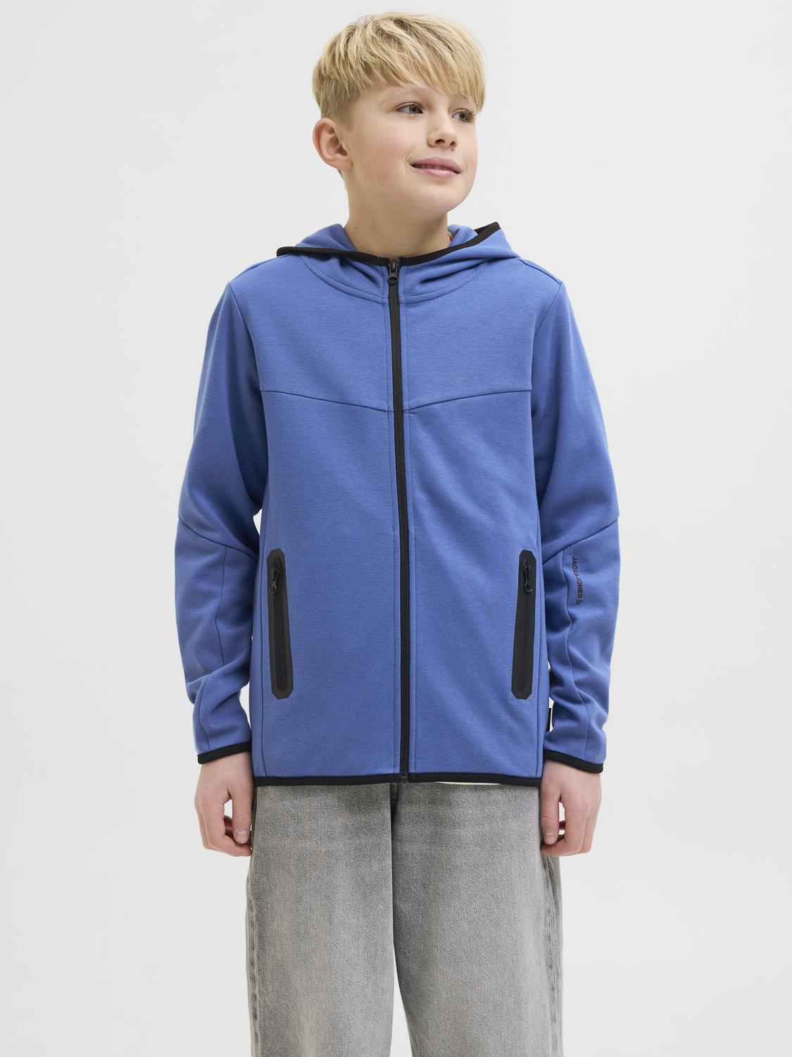 model_shot-front