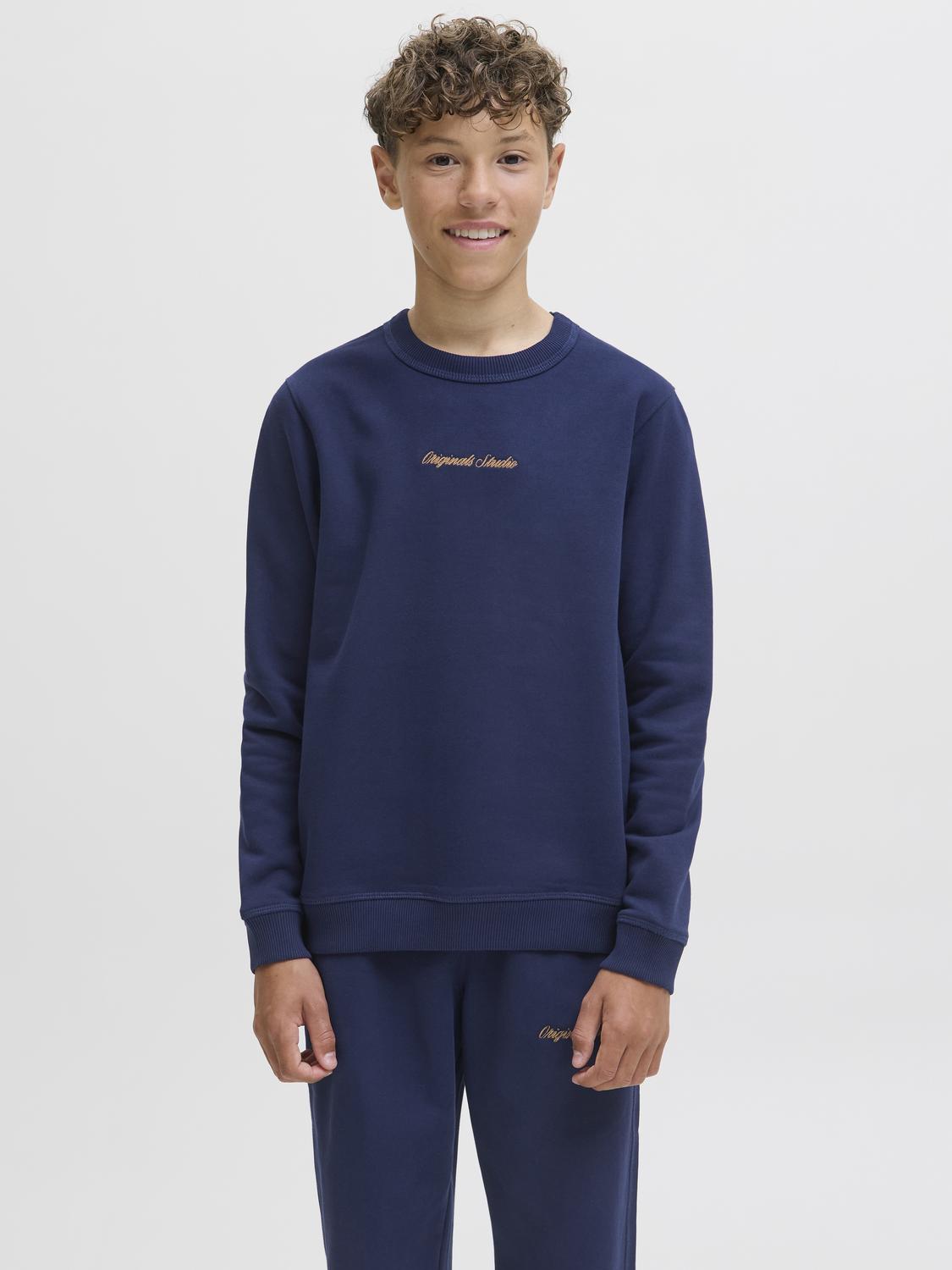 model_shot-front