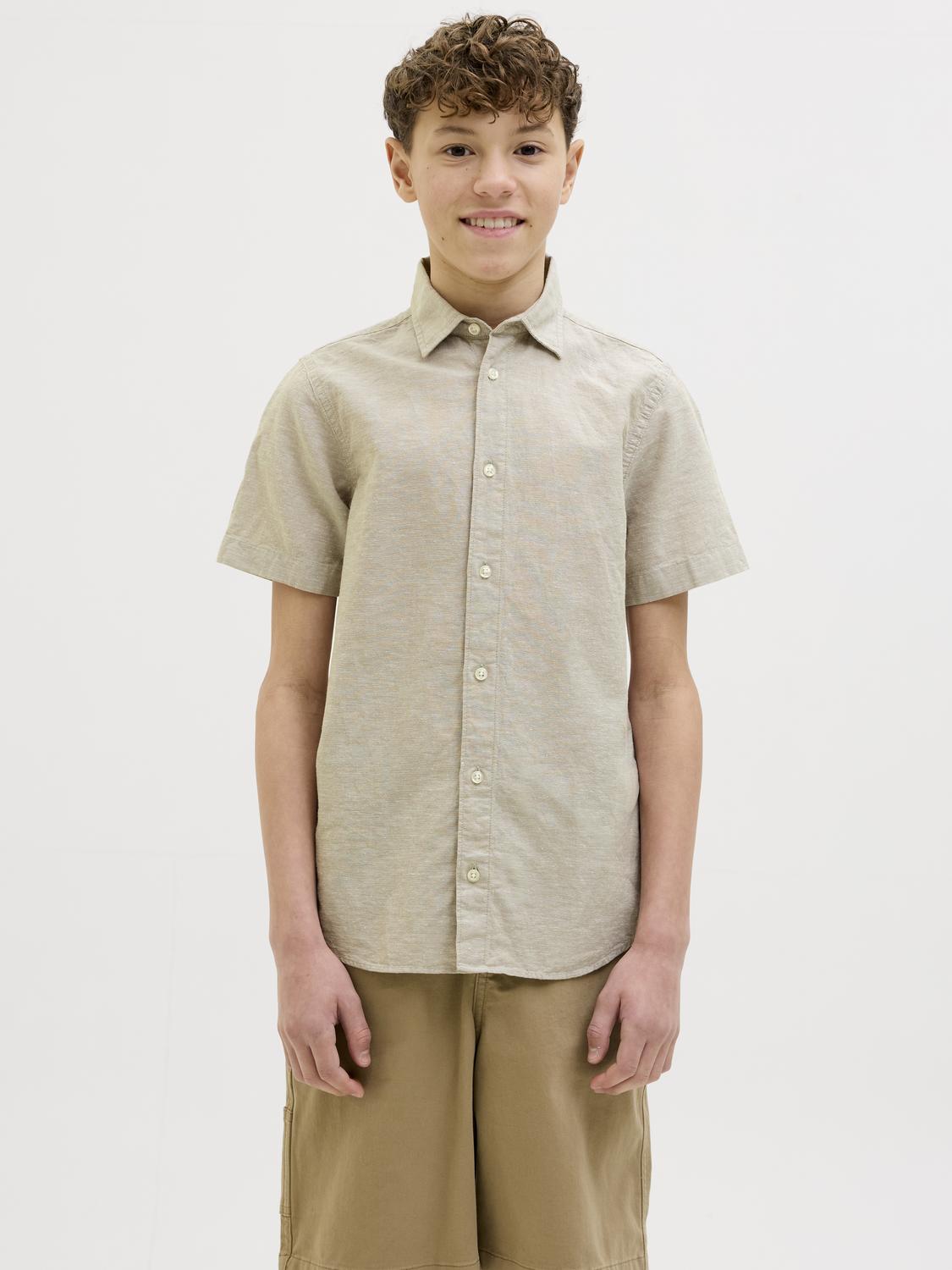 model_shot-front