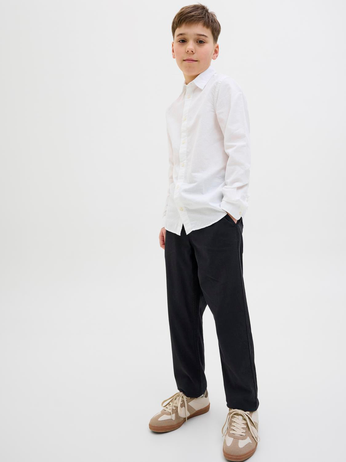 model_shot-creative