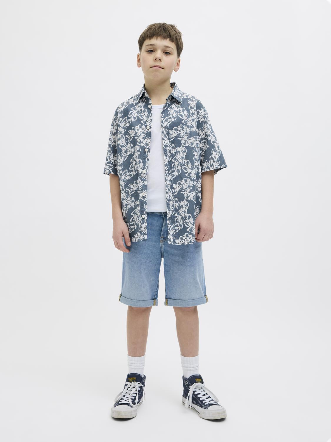 model_shot-front_full