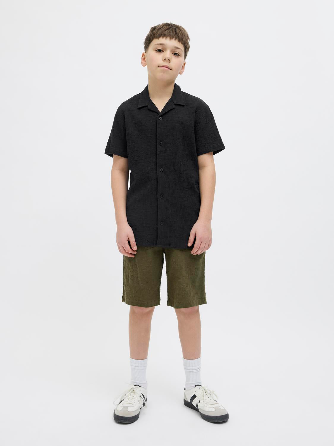 model_shot-front_full