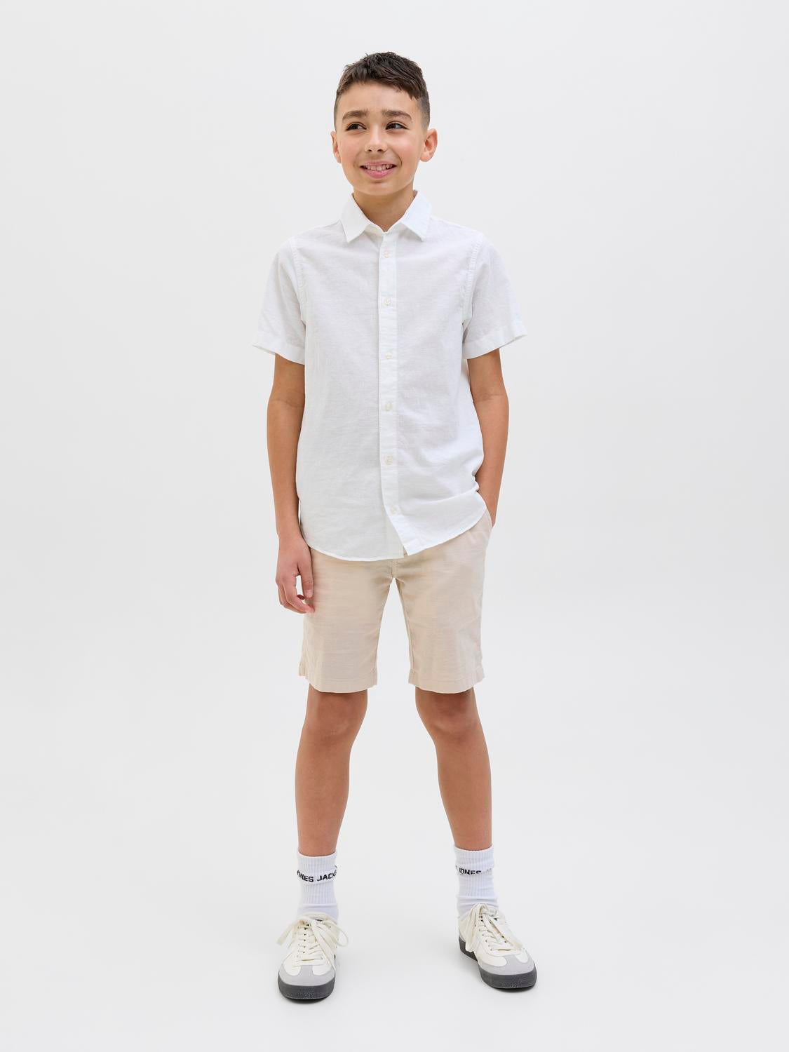 model_shot-front_full
