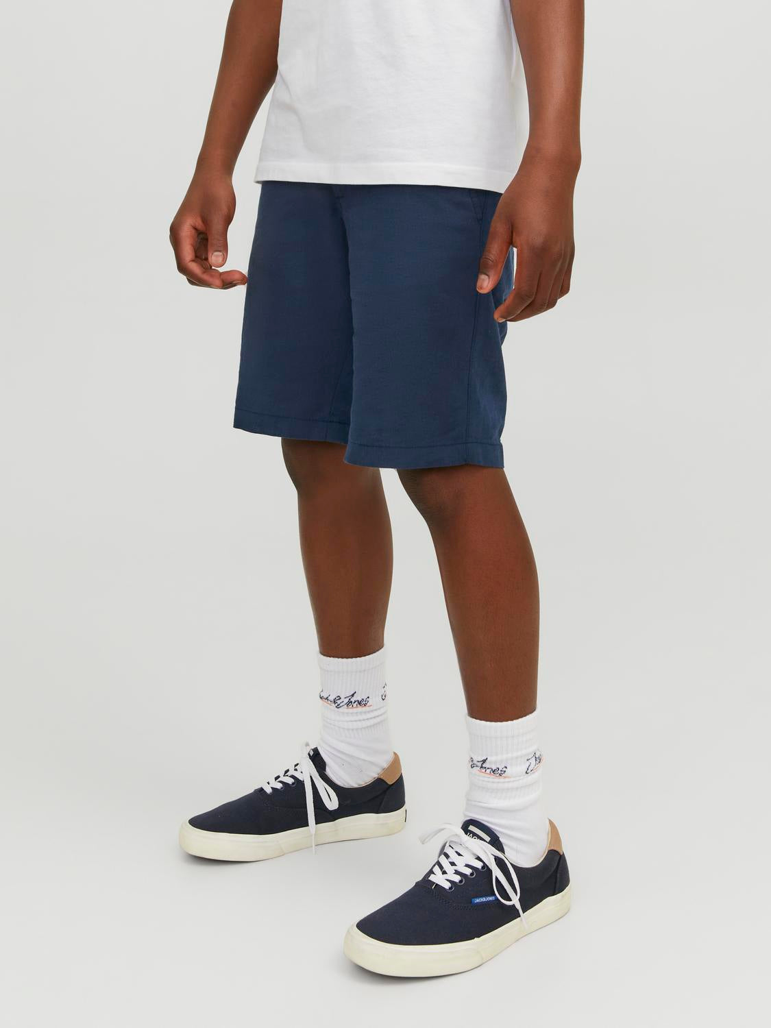 model_shot-front