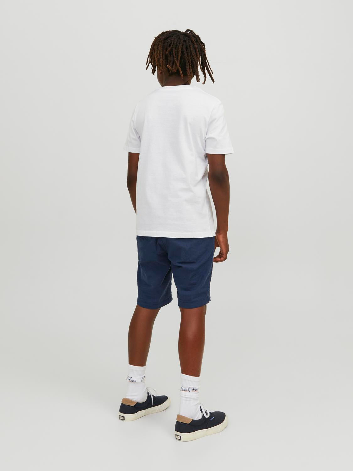 model_shot-back