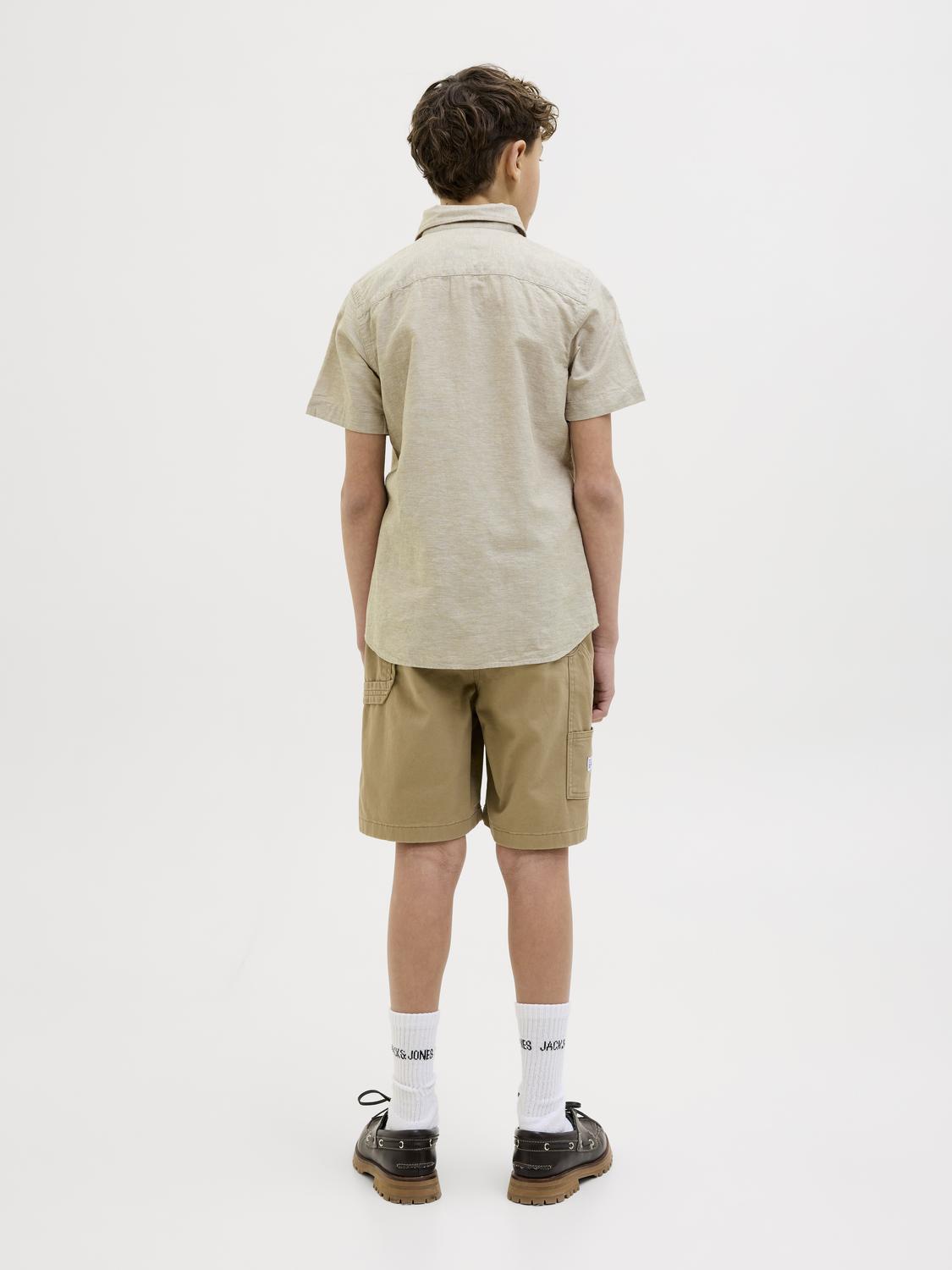 model_shot-back