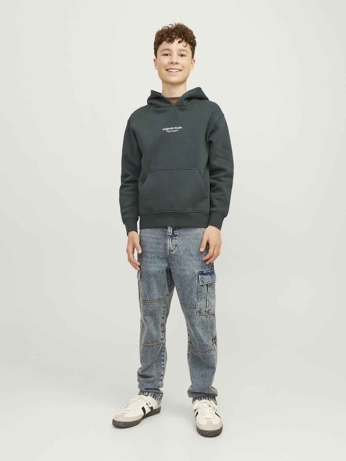 model_shot-front_full