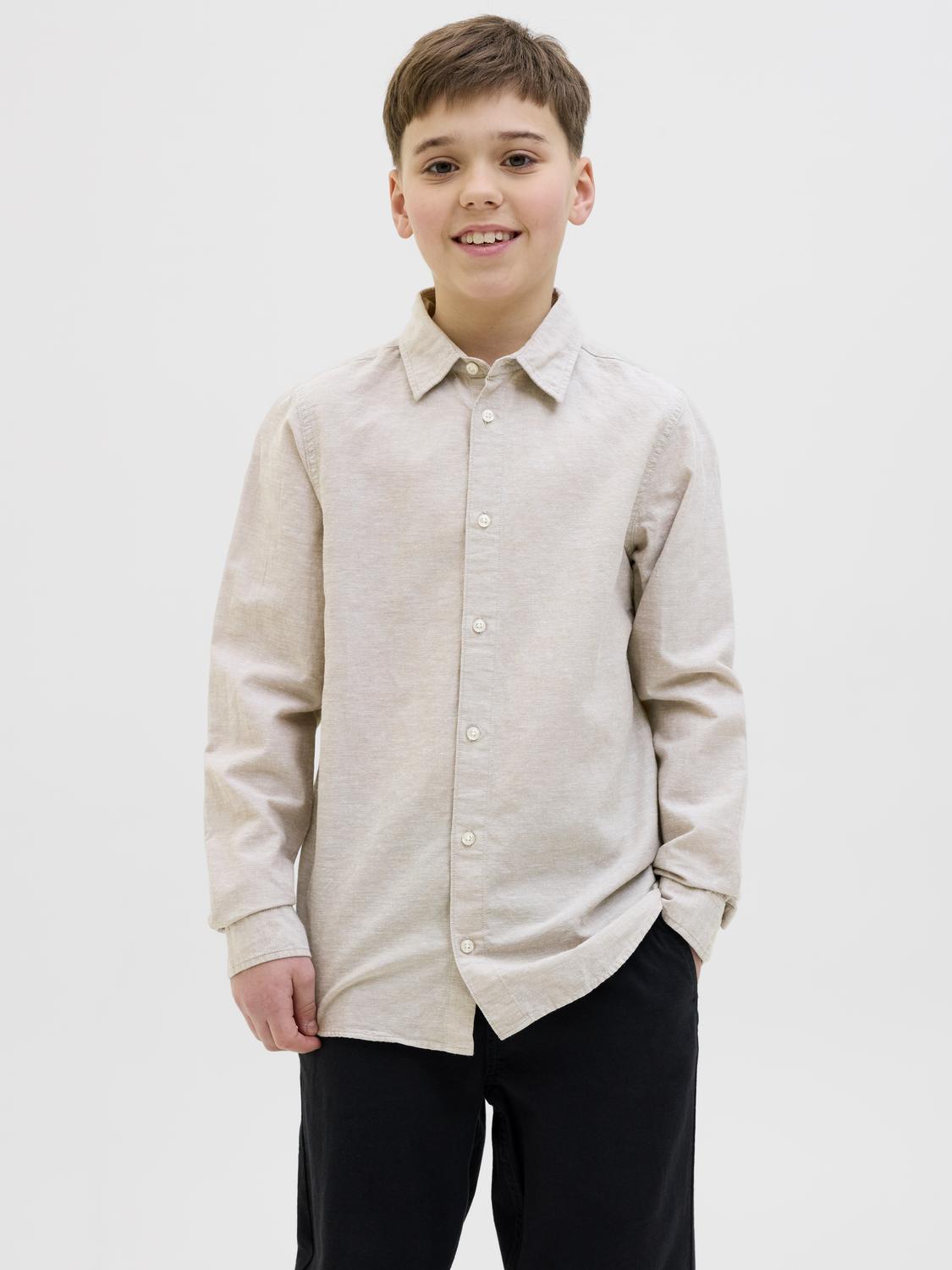 model_shot-front