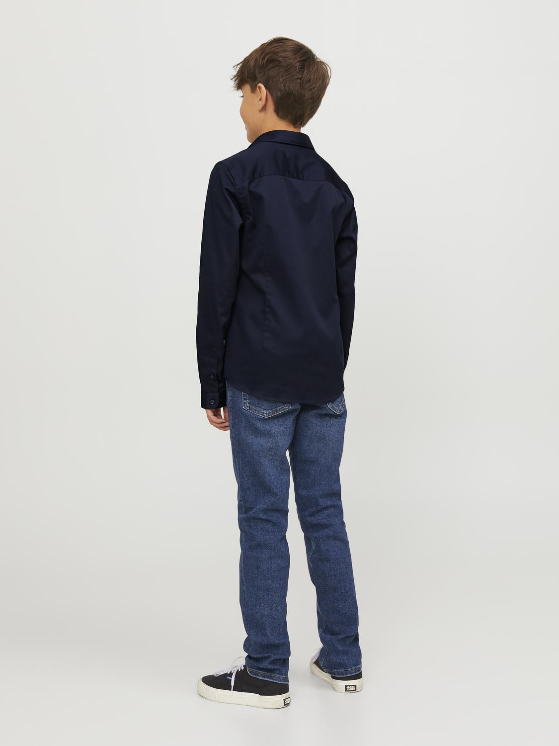 model_shot-back