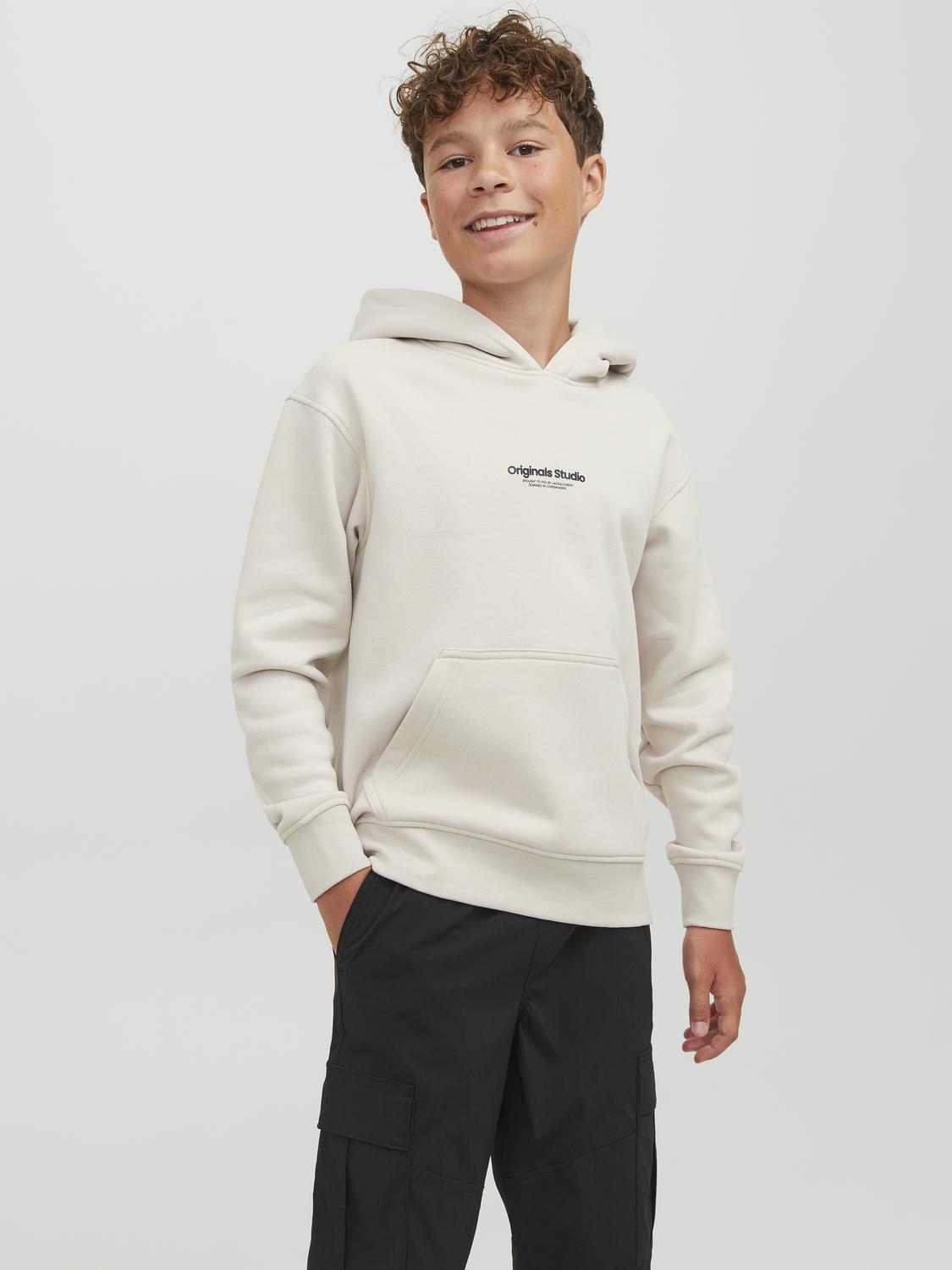 model_shot-front