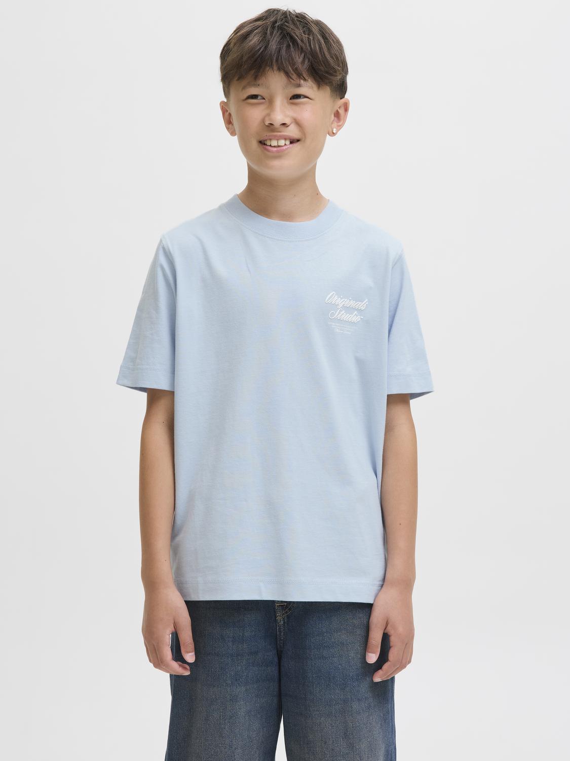 model_shot-front