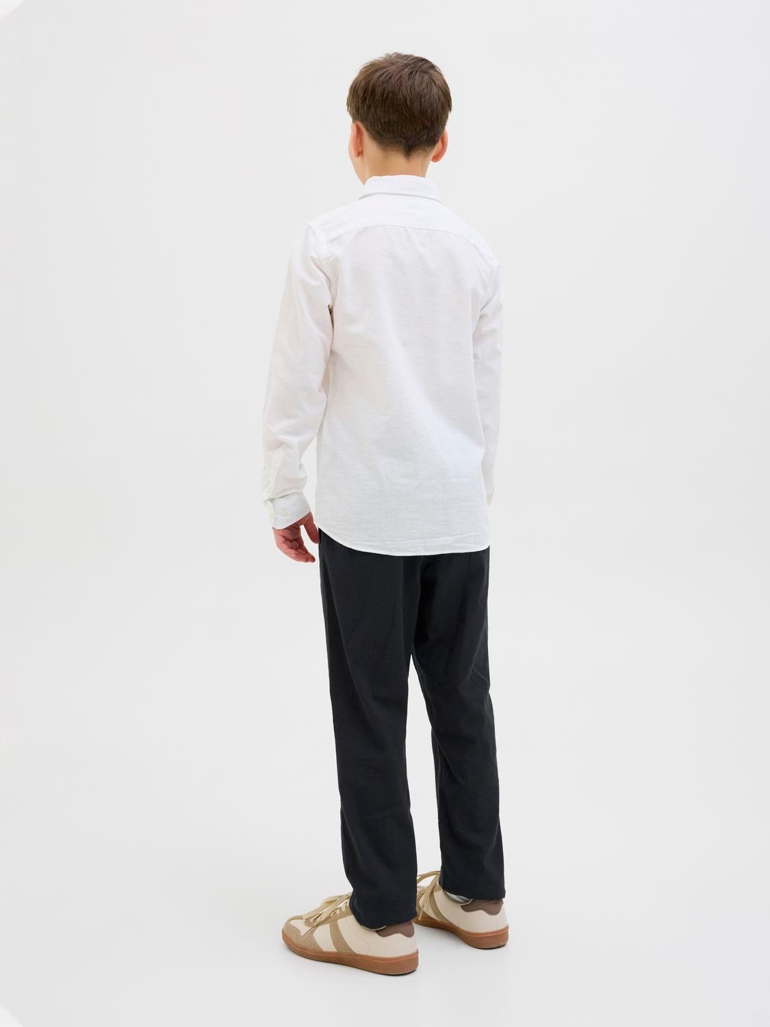 model_shot-back