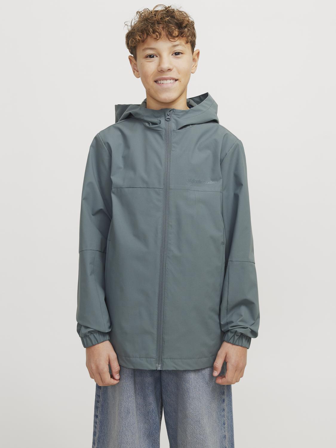 model_shot-front