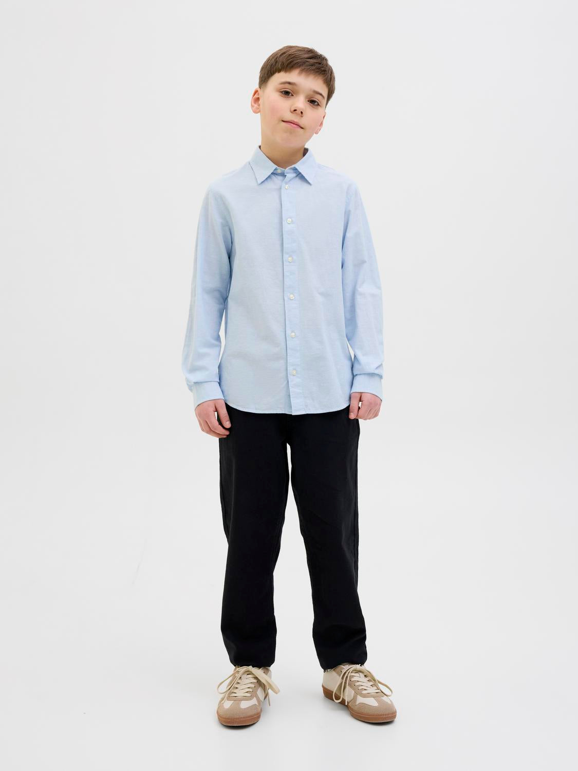model_shot-front_full