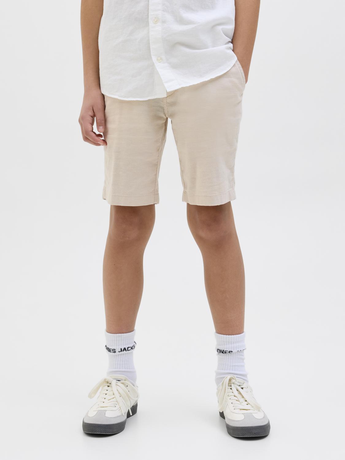 model_shot-front