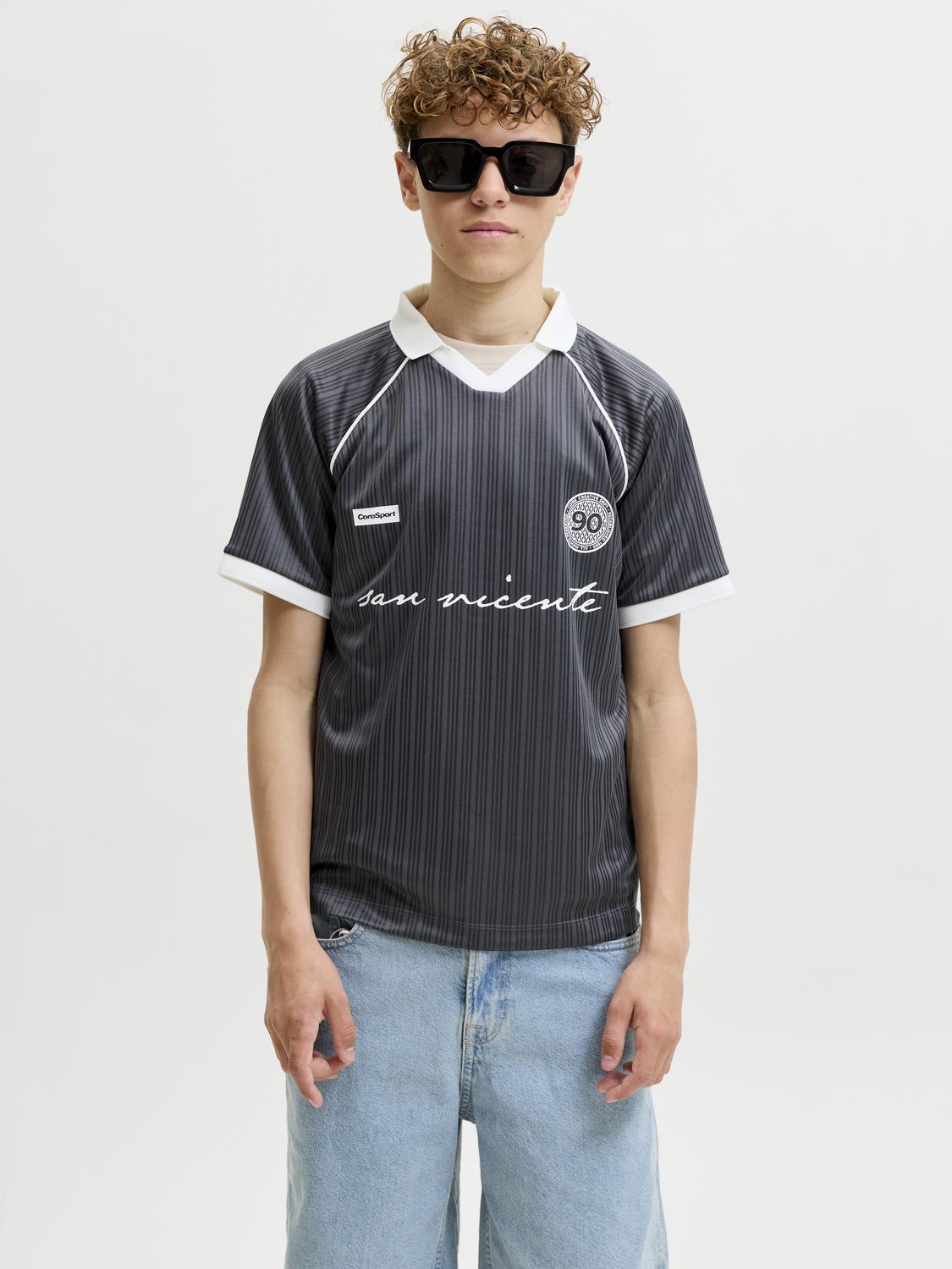 model_shot-front