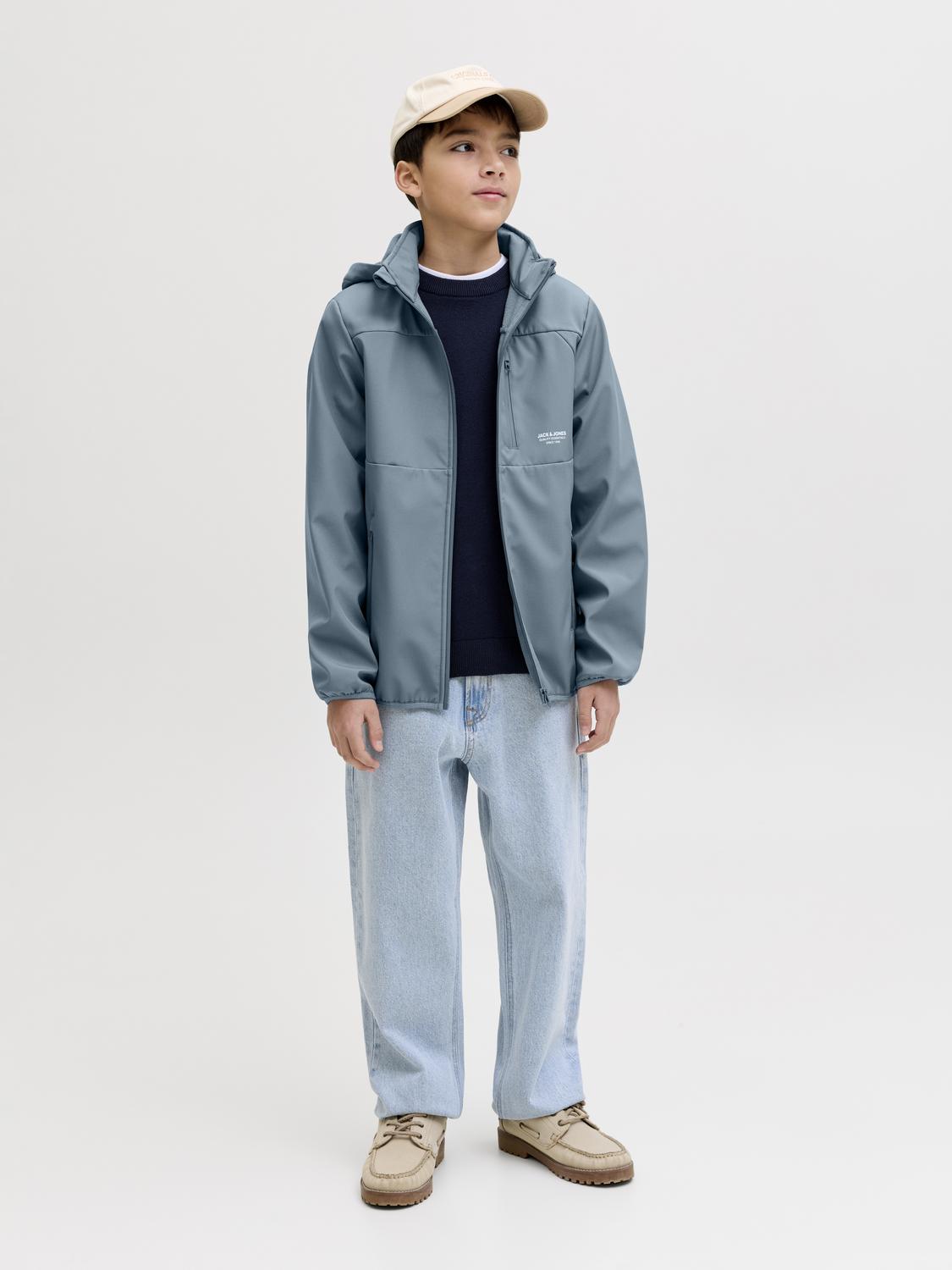 model_shot-front_full