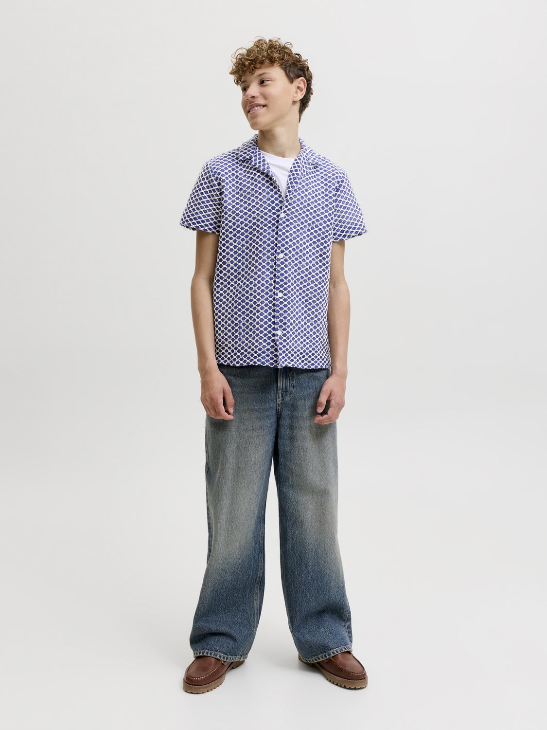 model_shot-front_full