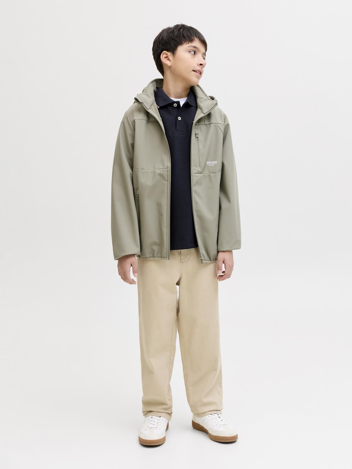 model_shot-front_full