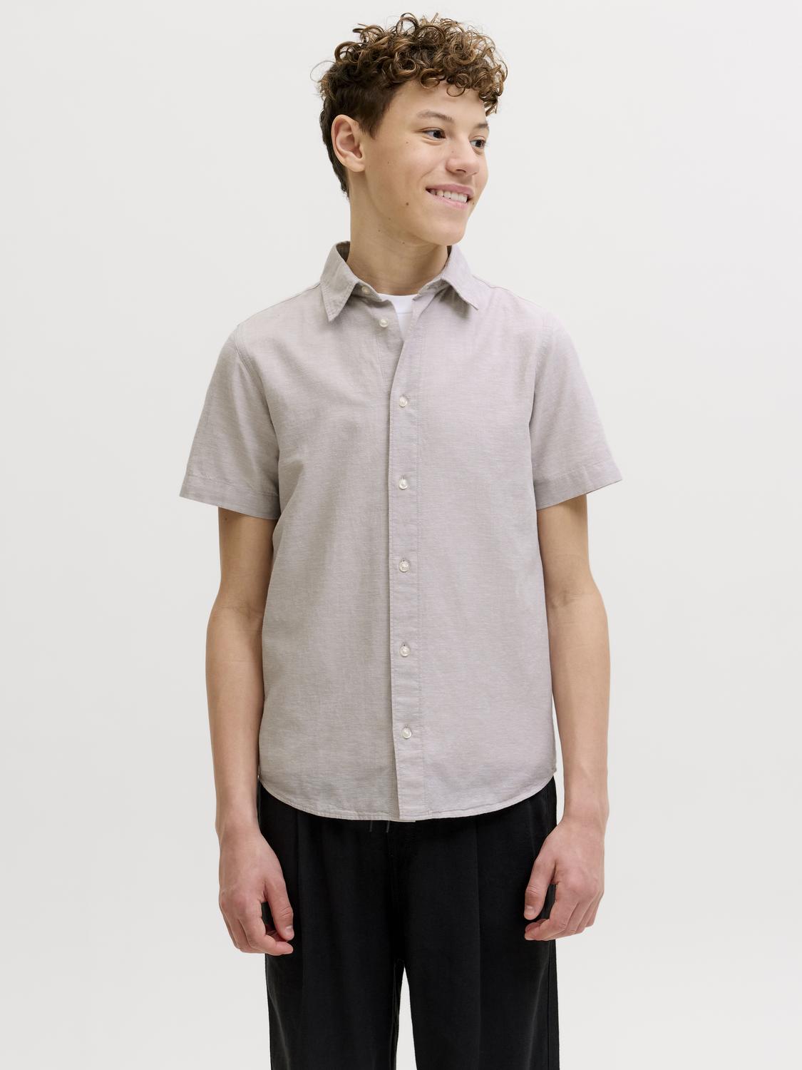 model_shot-front