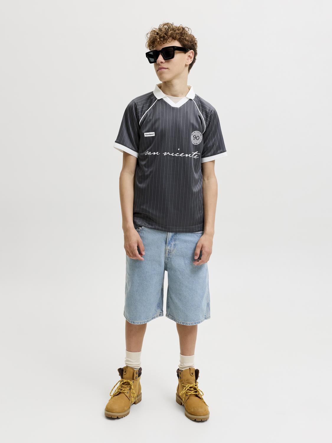 model_shot-front_full