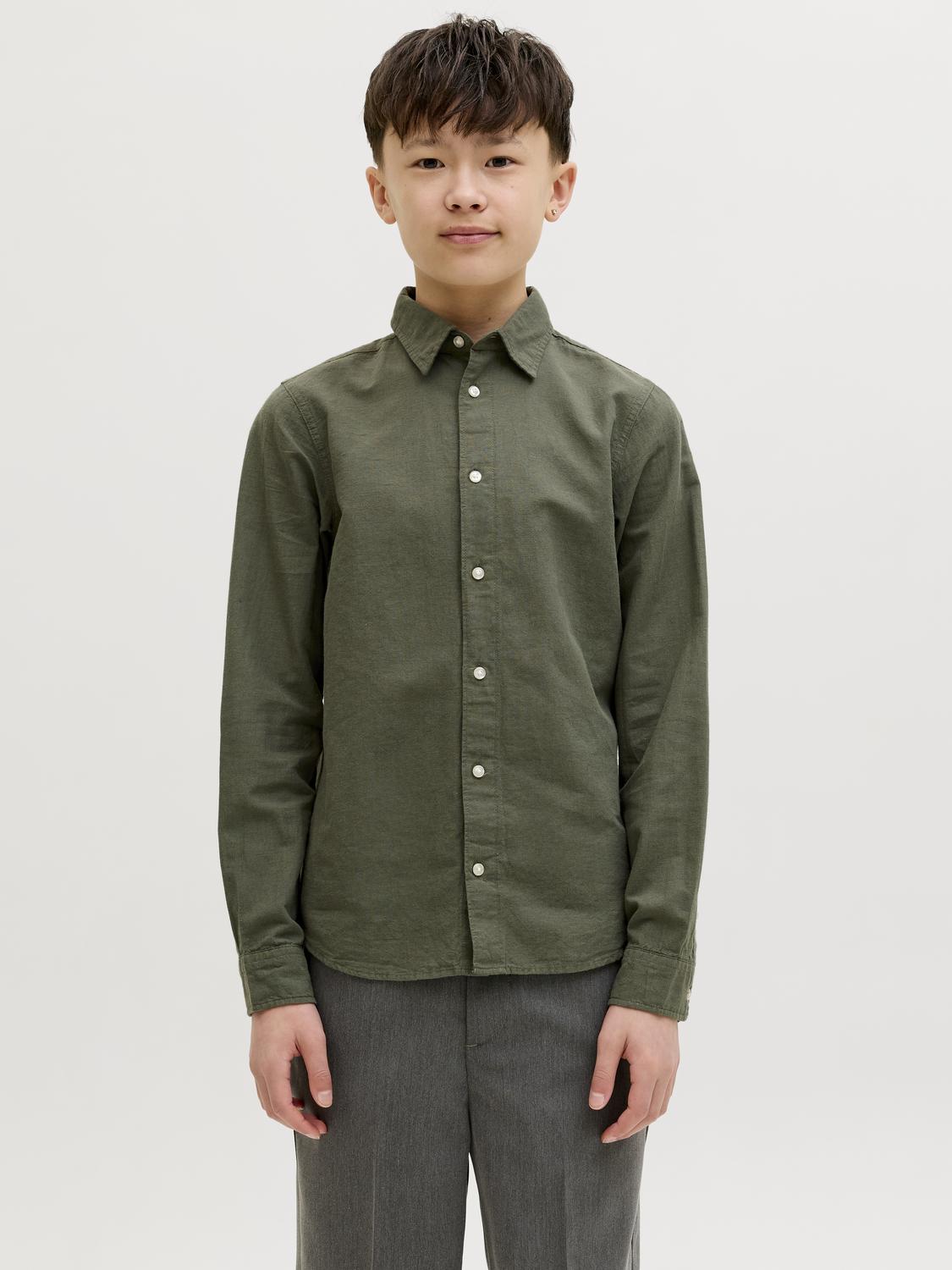 model_shot-front