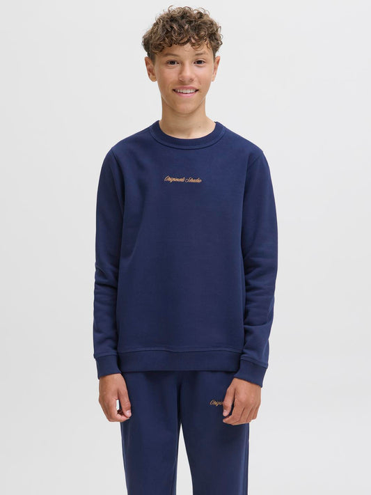 model_shot-front