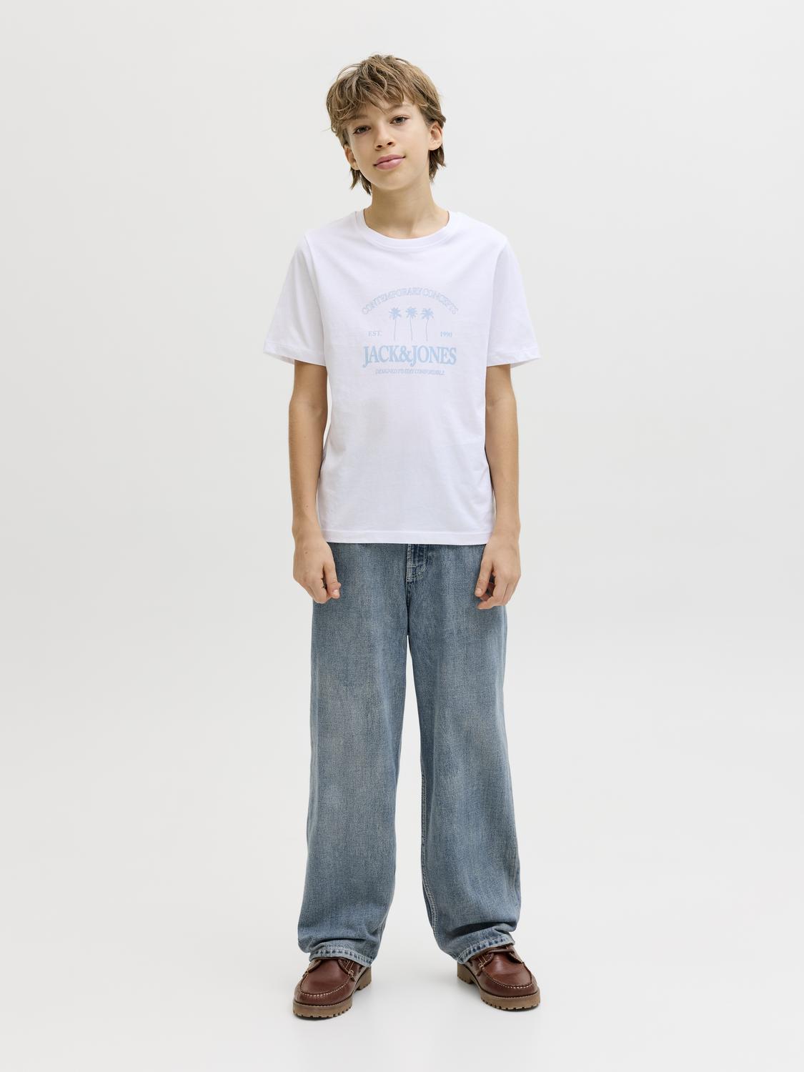 model_shot-front_full