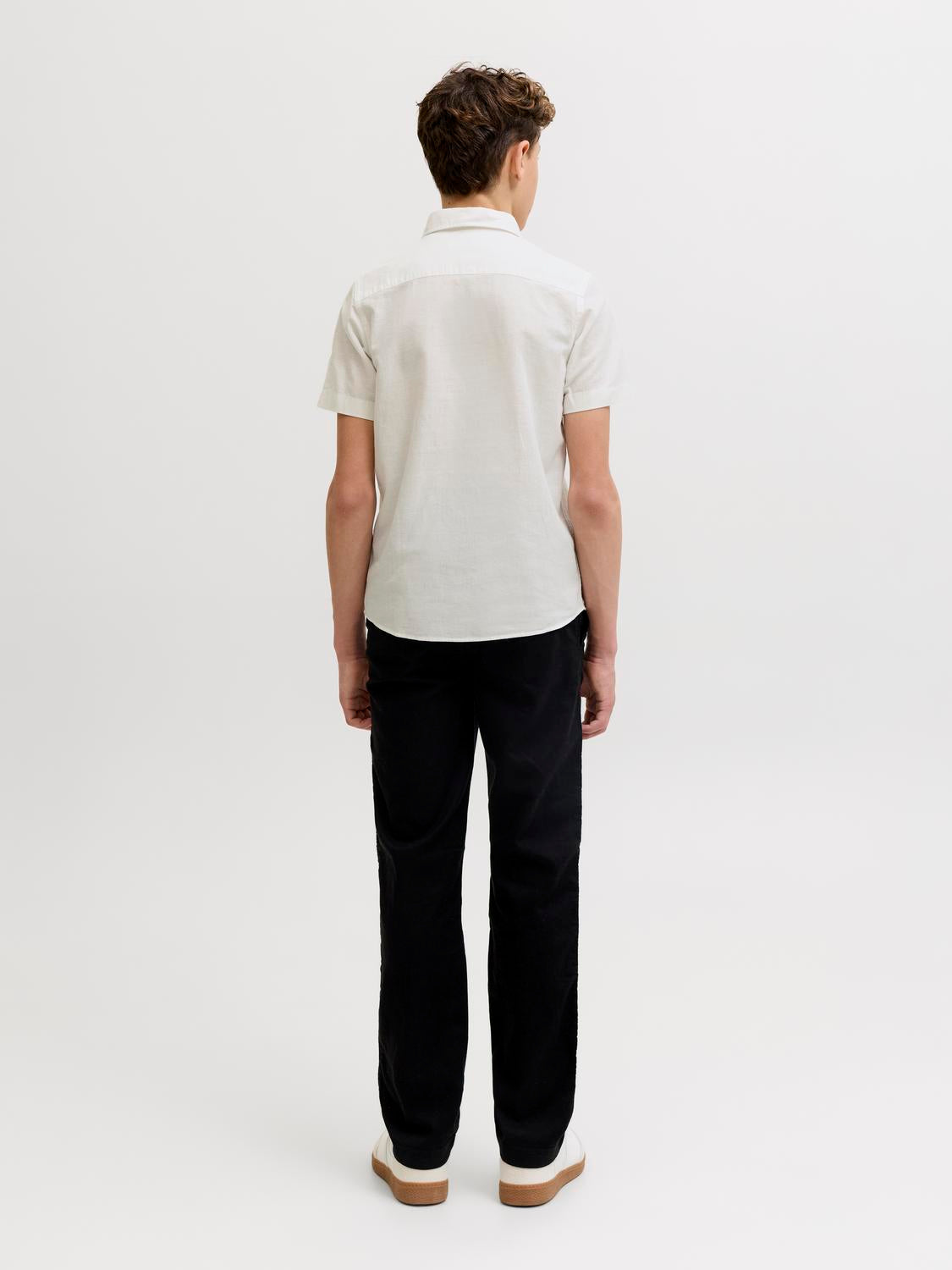 model_shot-back