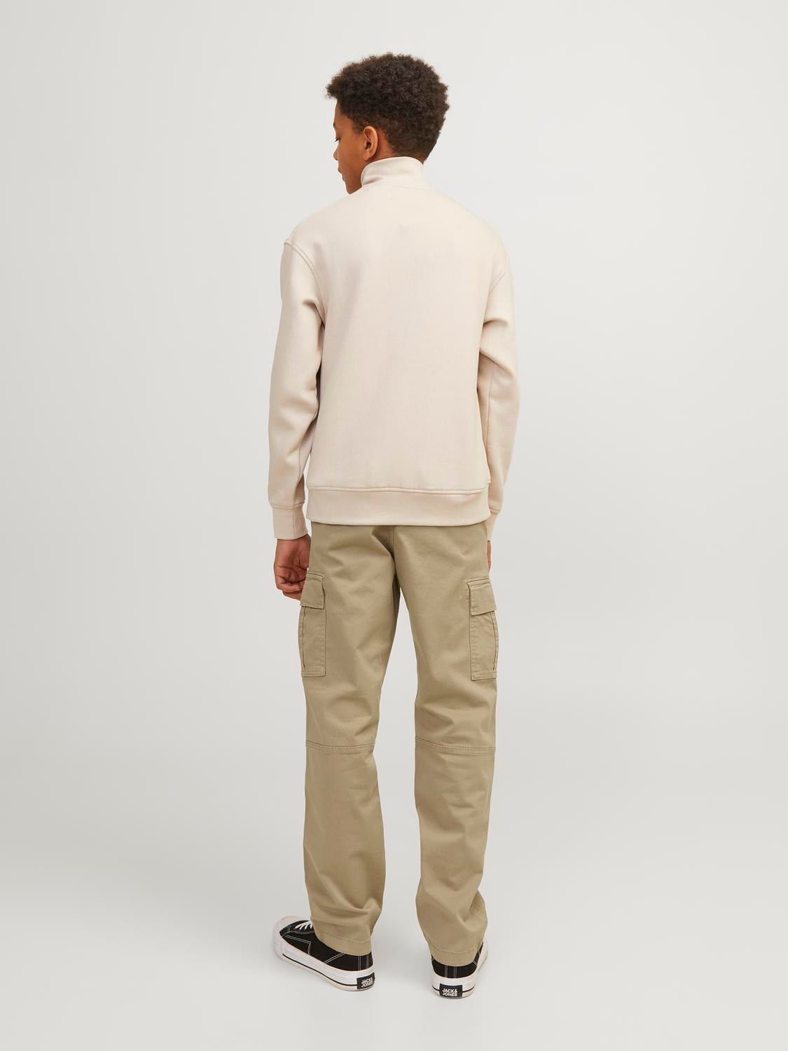 model_shot-back