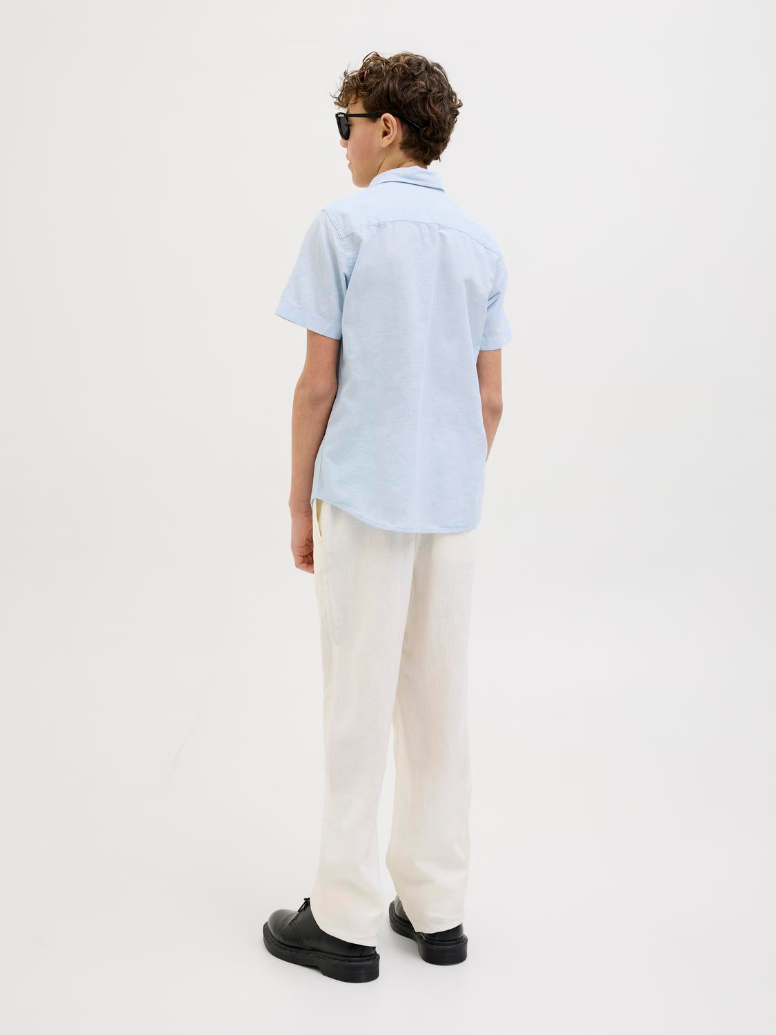 model_shot-back