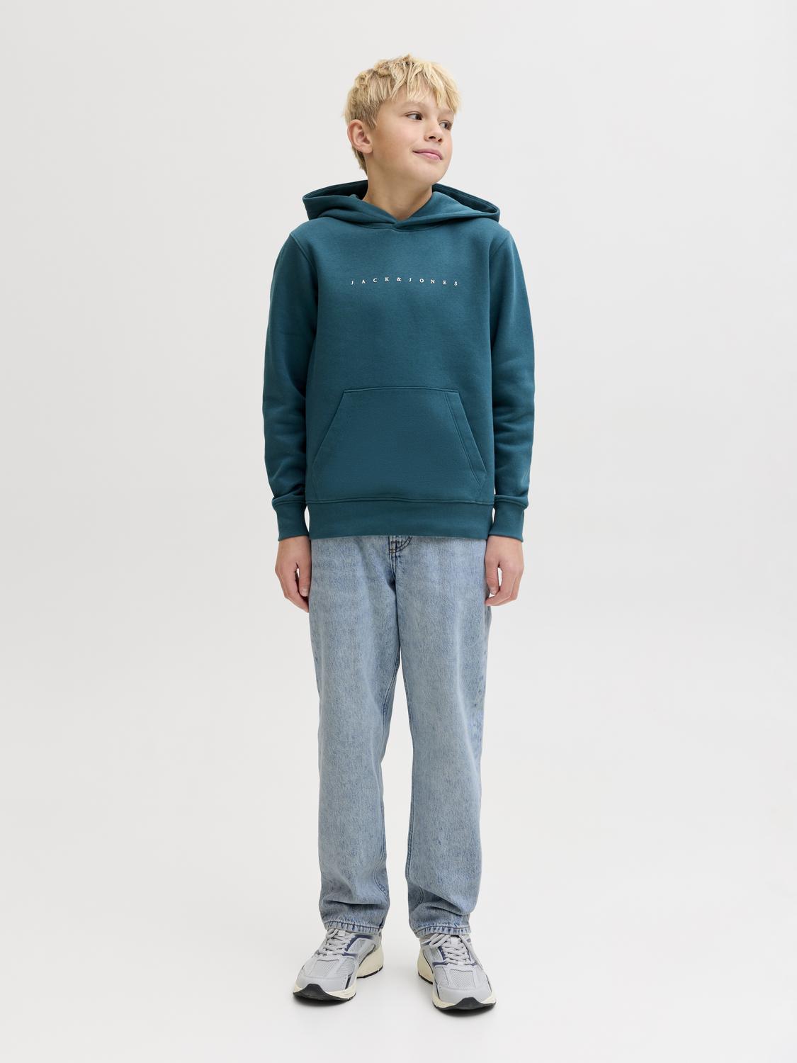 model_shot-front_full