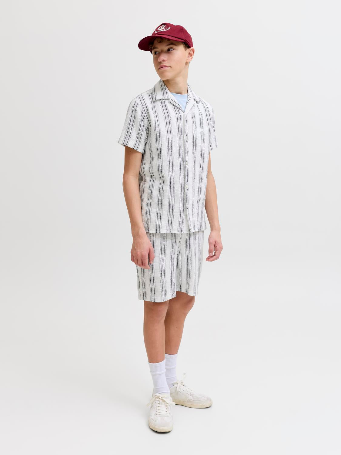 model_shot-front_full