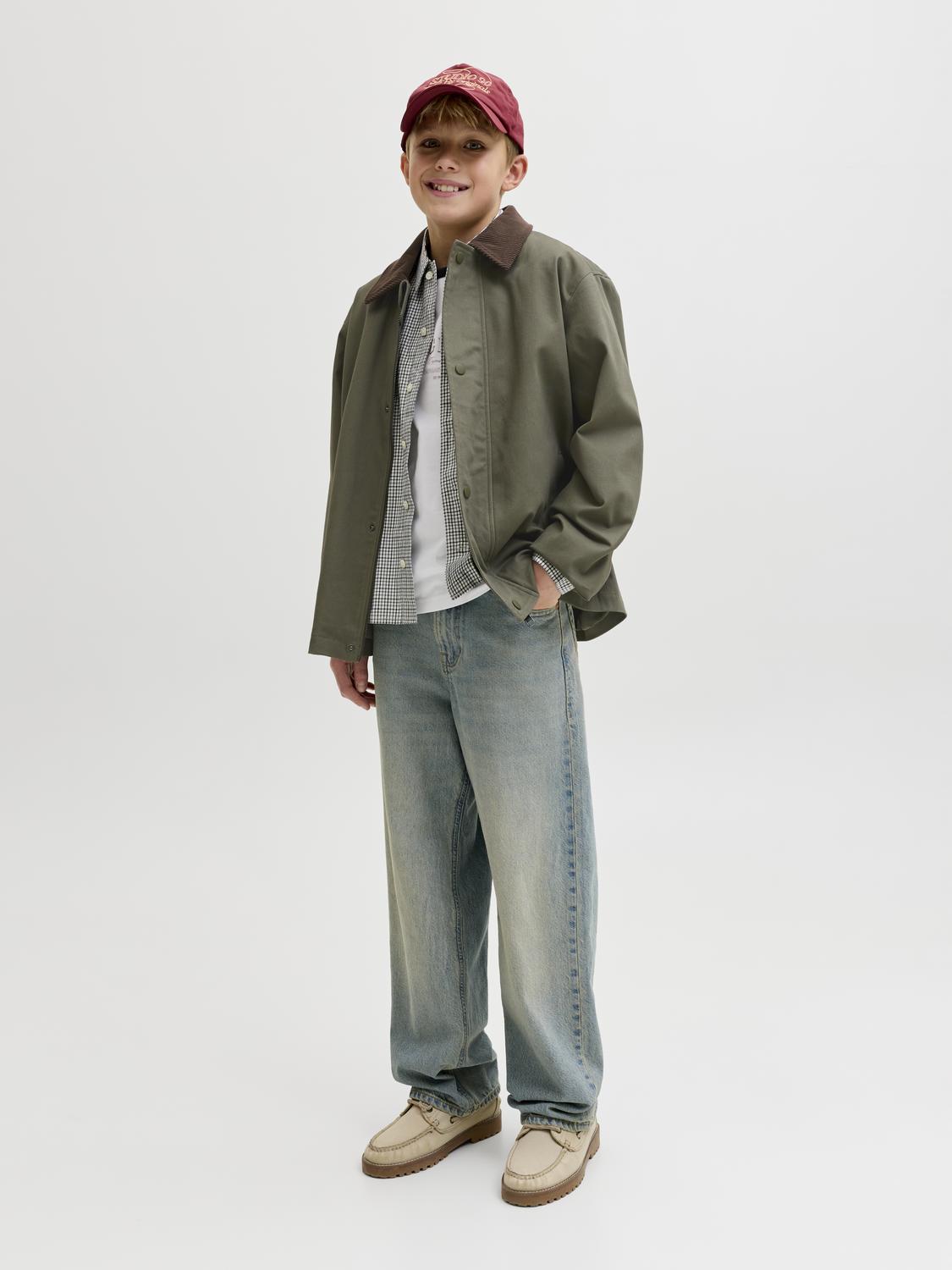 model_shot-front_full