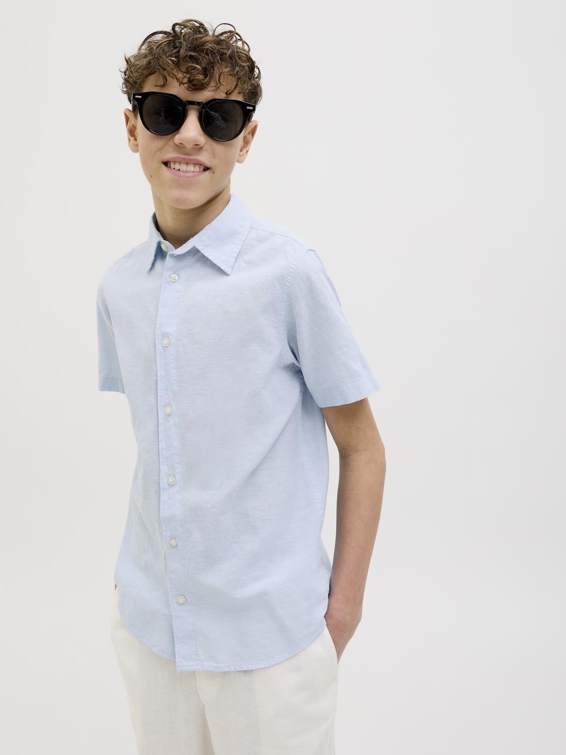 model_shot-creative