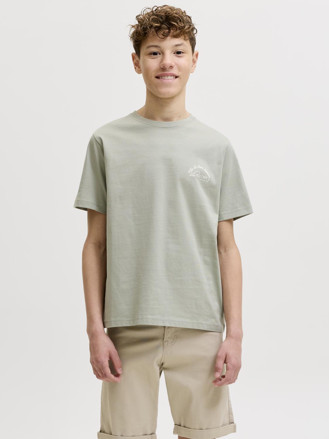 model_shot-front