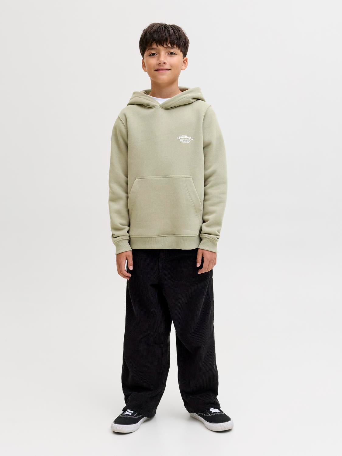 model_shot-front_full