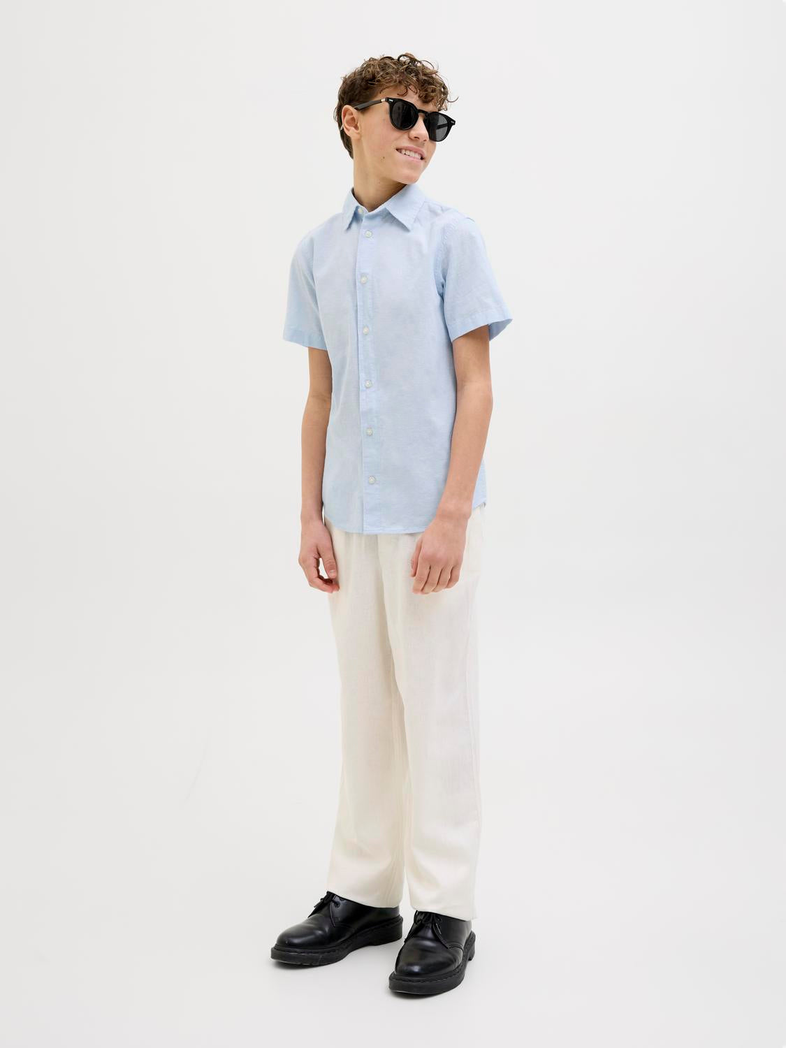 model_shot-front_full