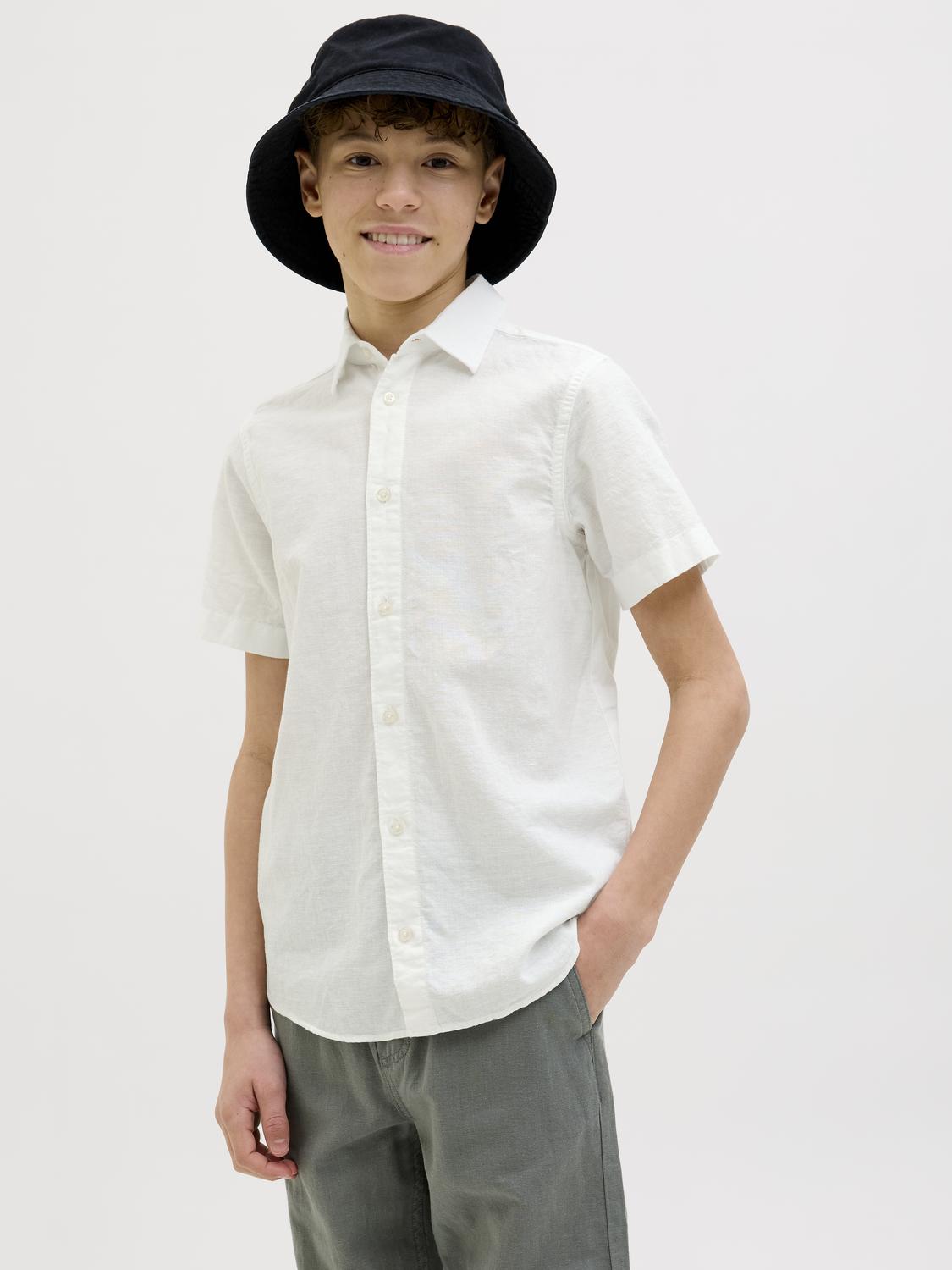 model_shot-front