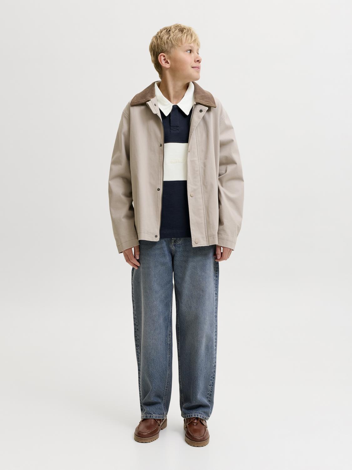 model_shot-front_full