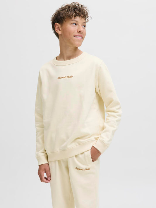 model_shot-front